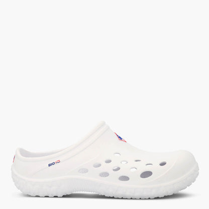 Muckster Lite Liberty Men's Clog MMLCMU01 white clog shoe on a white background
