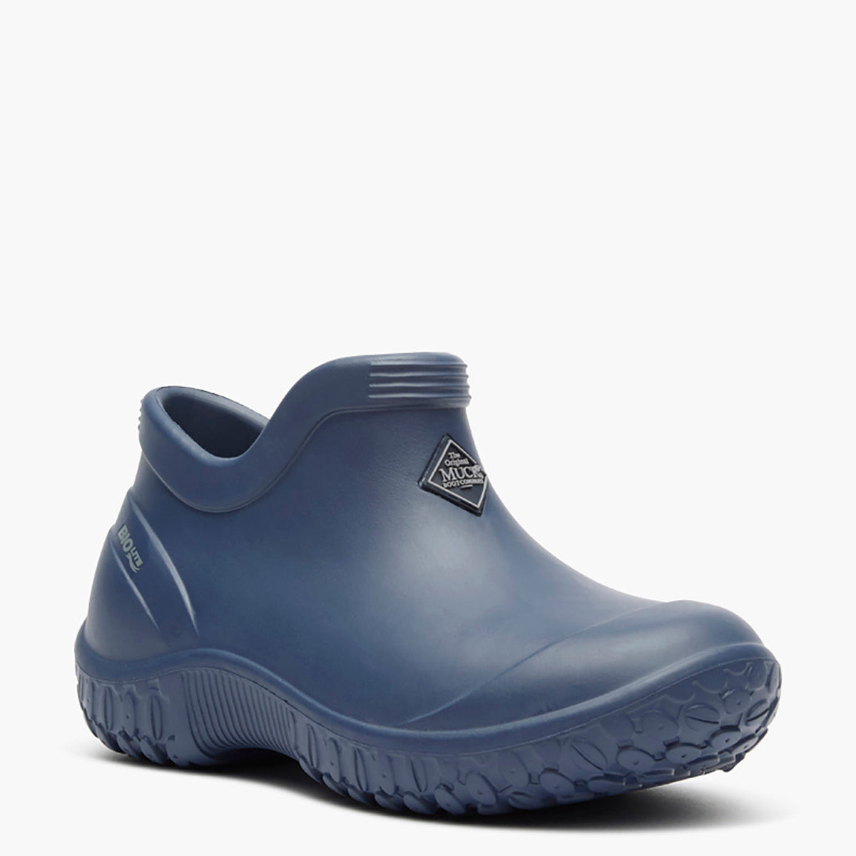 Kids blue lightweight shoe with a Muck Boot Company logo on a white background